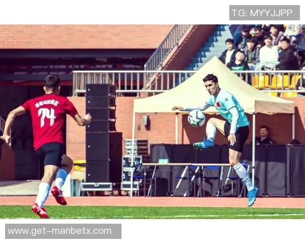 激烈对抗与团结拼搏的足球赛精彩瞬间回顾